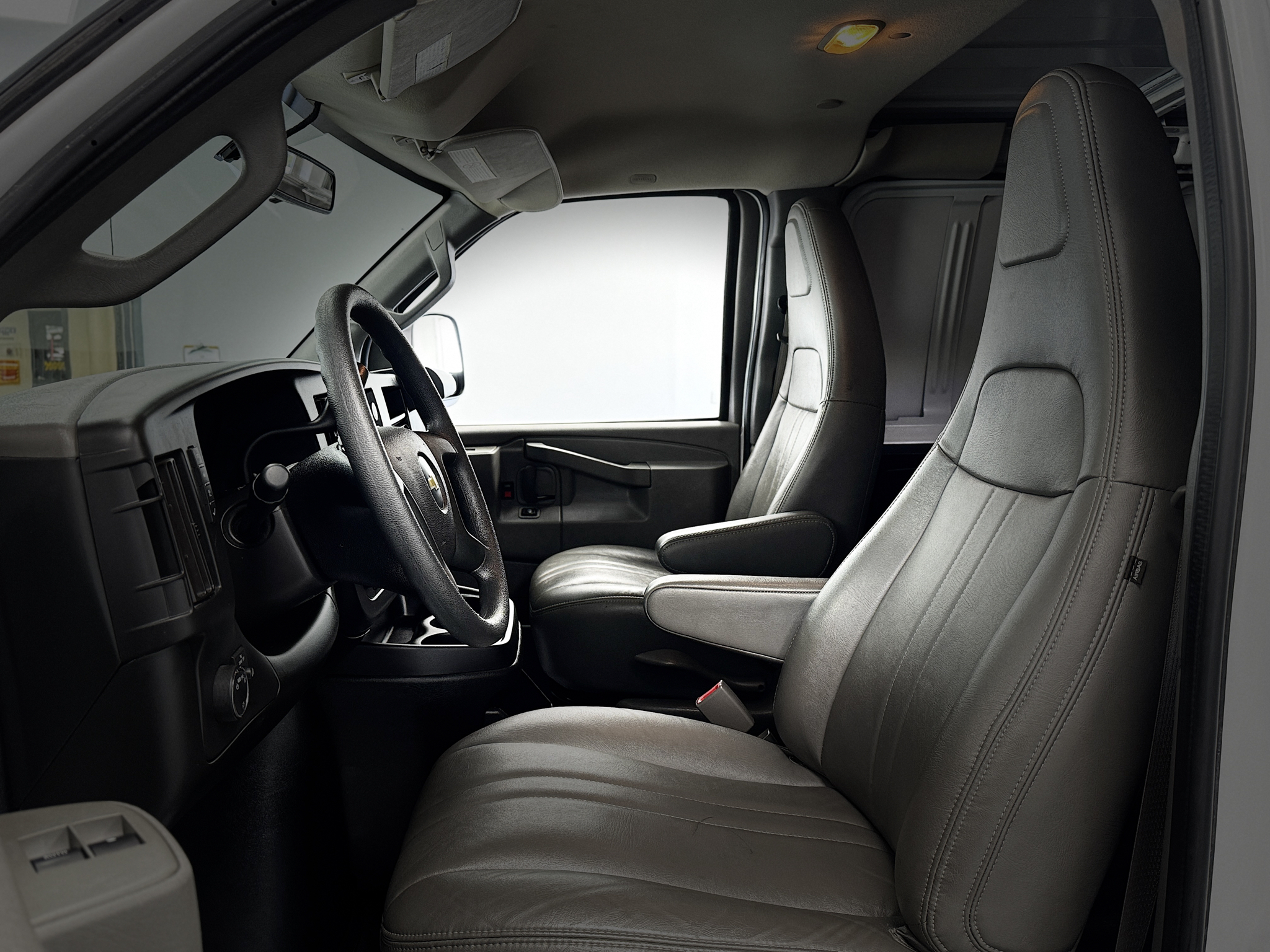 2019 Chevrolet Express Cargo Work Van - Photo 11