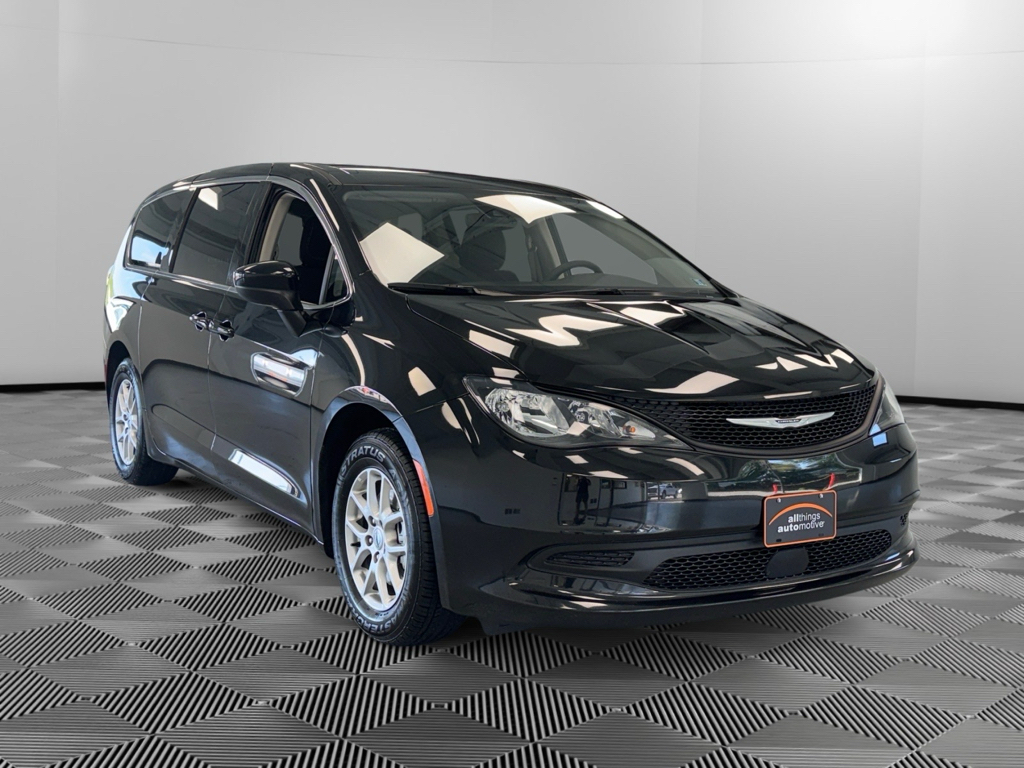 2024 Chrysler Voyager LX's photo