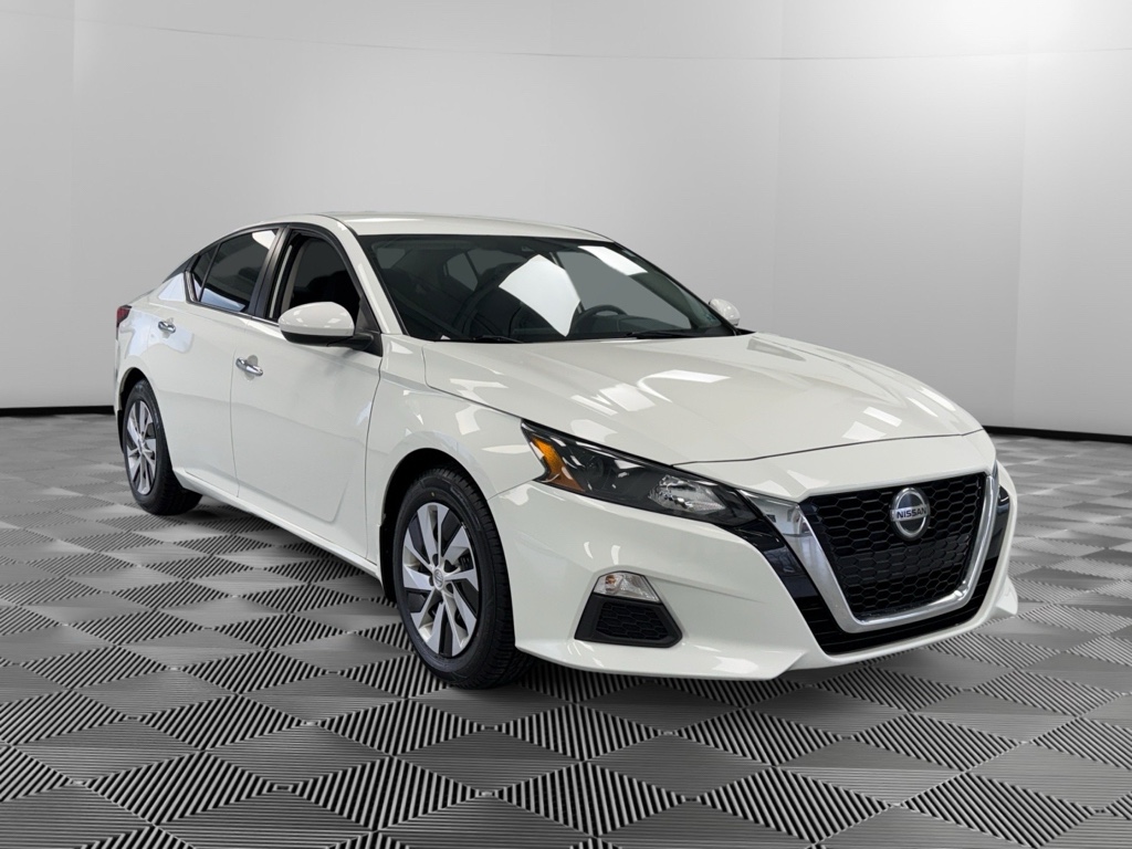 2022 Nissan Altima S's photo