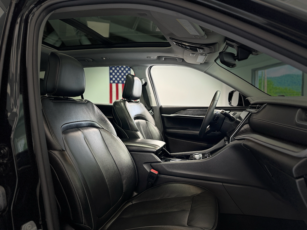 Used 2023 Jeep Grand Cherokee L SUV