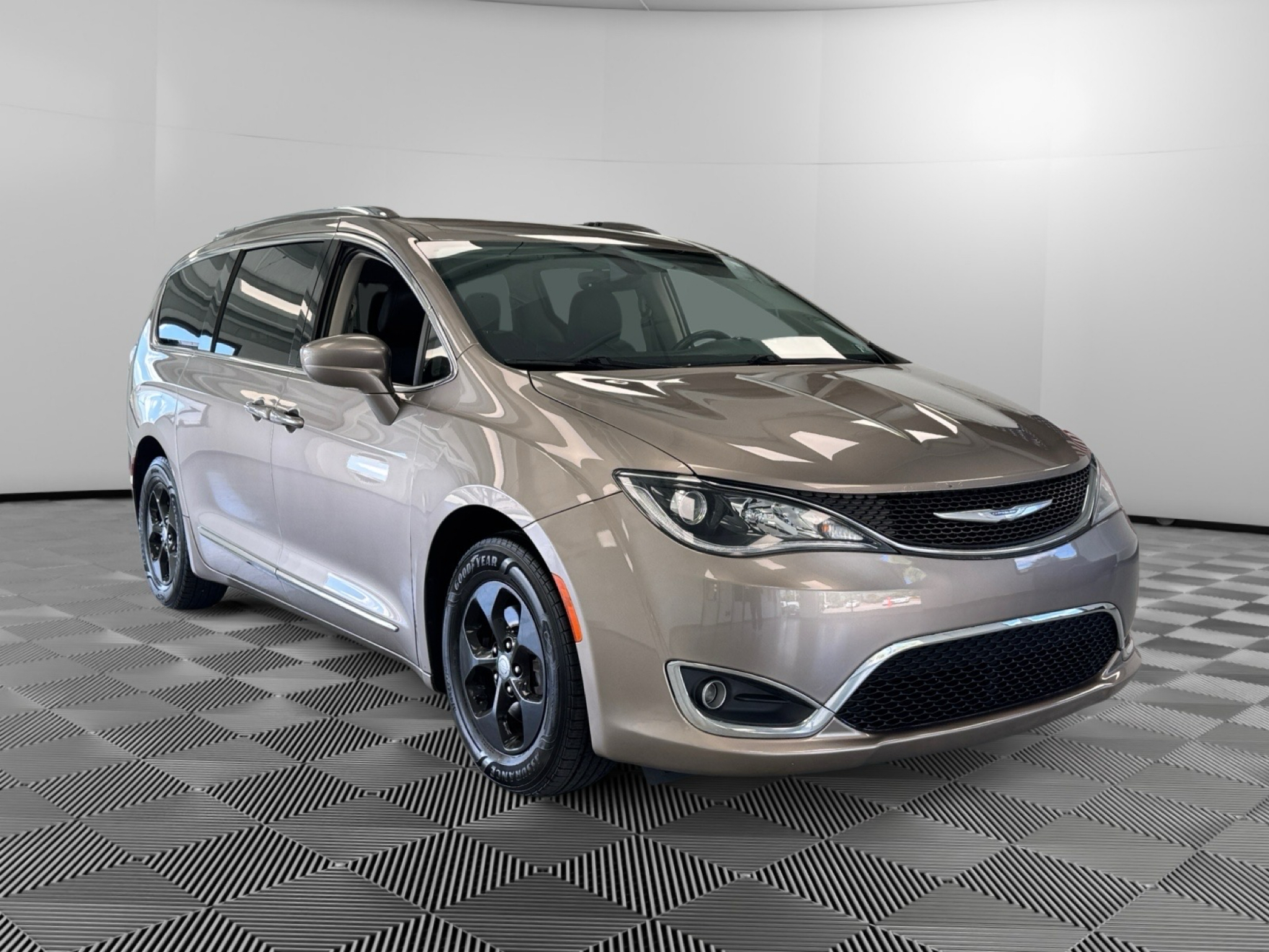 2017 Chrysler Pacifica Touring-L Plus