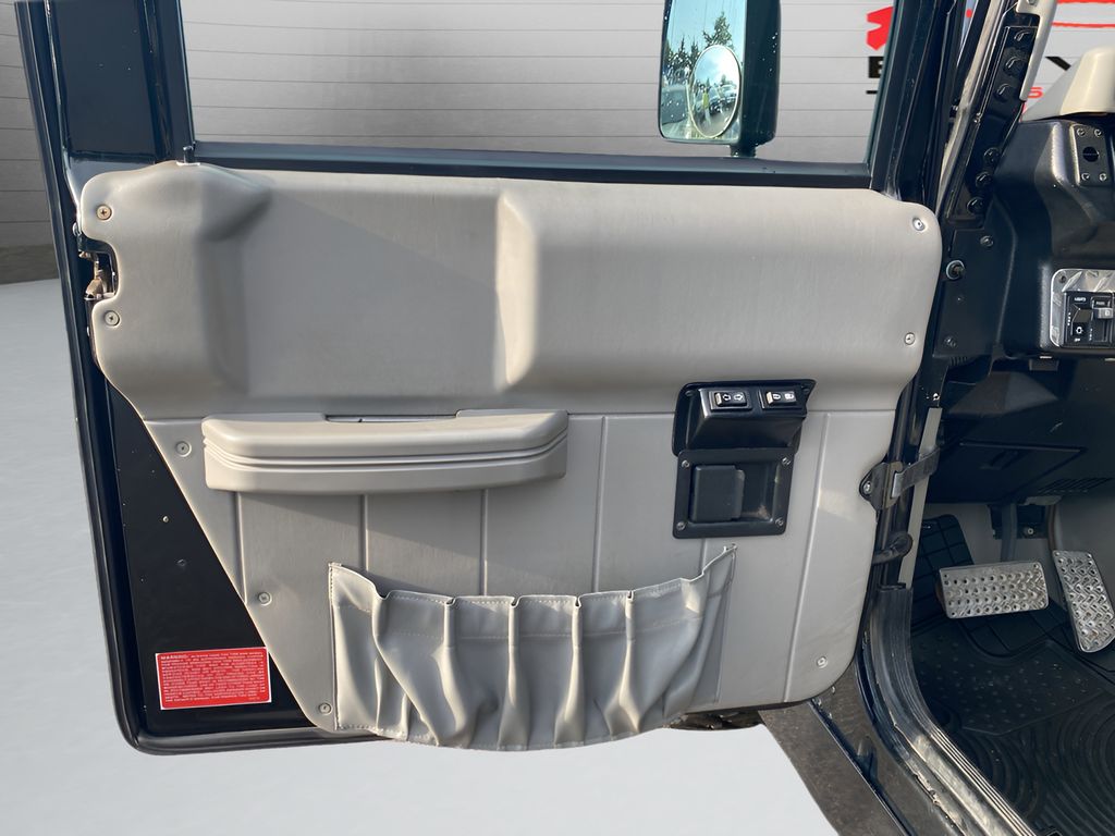 2000 Hummer H1 1 1/4 ton photo 14
