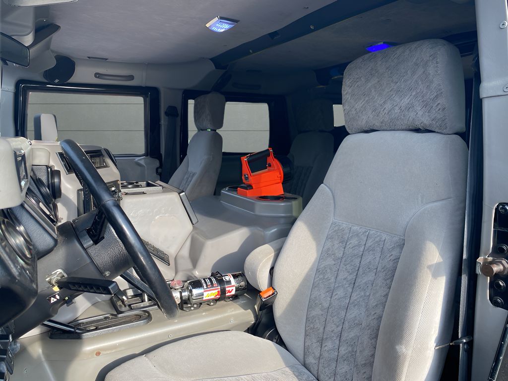 2000 Hummer H1 1 1/4 ton photo 12