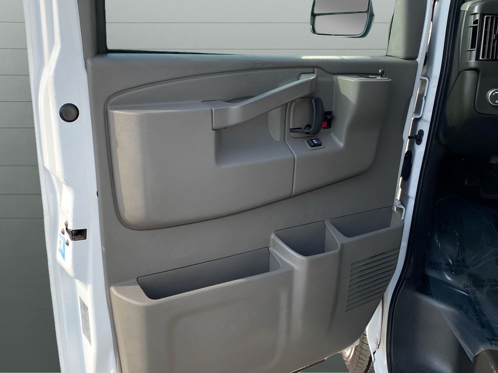 2020 Chevrolet Express 2500 Work Van photo 9