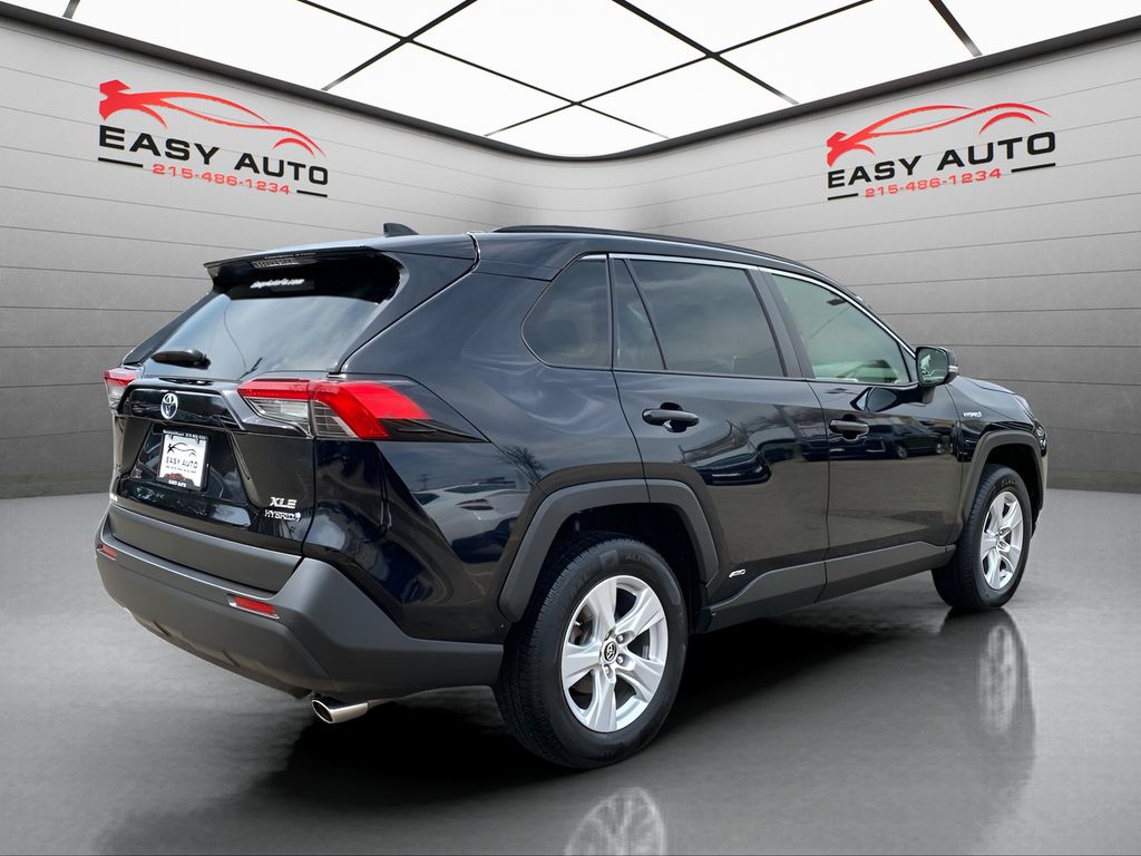 2019 Toyota RAV4 Hybrid XLE photo 2
