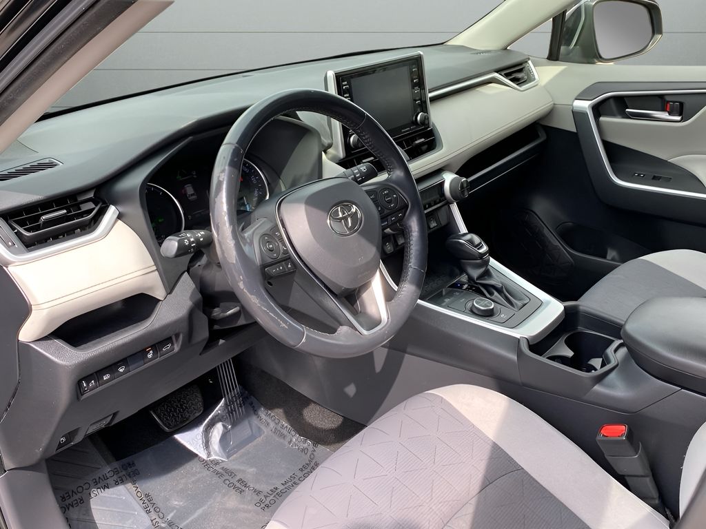 2019 Toyota RAV4 Hybrid XLE photo 7