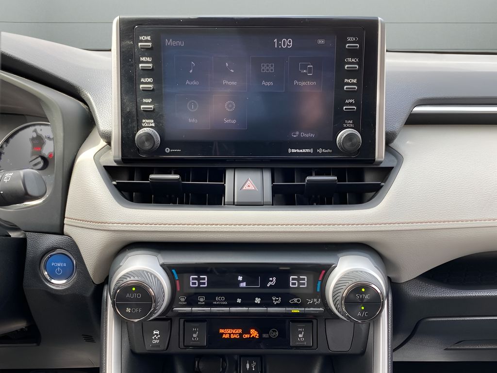 2019 Toyota RAV4 Hybrid XLE photo 27