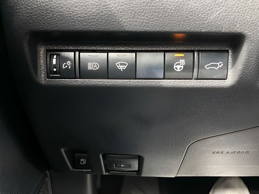 2019 Toyota RAV4 Hybrid XLE photo 25