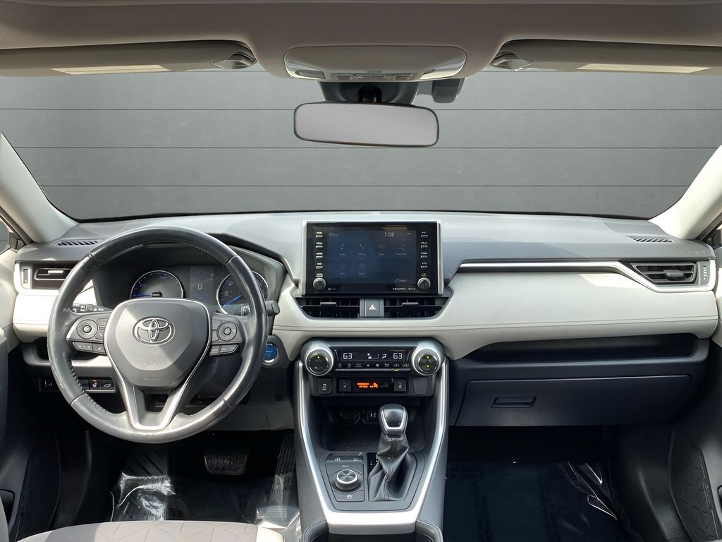 2019 Toyota RAV4 Hybrid XLE photo 22