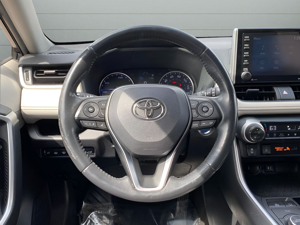 2019 Toyota RAV4 Hybrid XLE photo 24