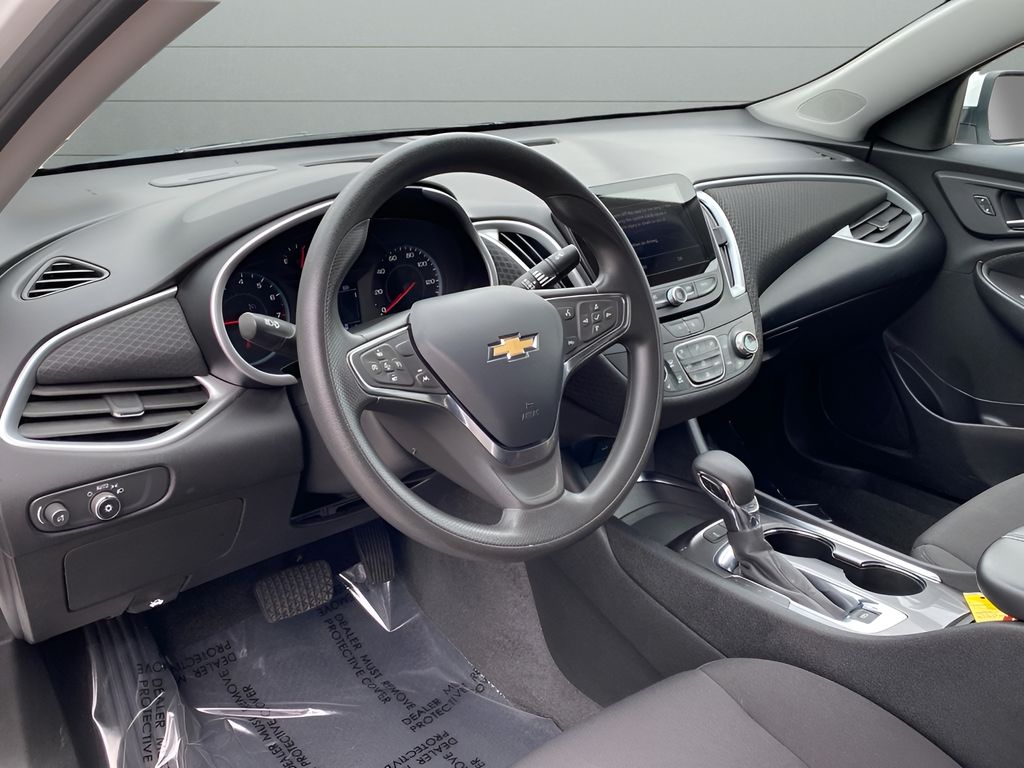 2024 Chevrolet Malibu 1LT photo 11