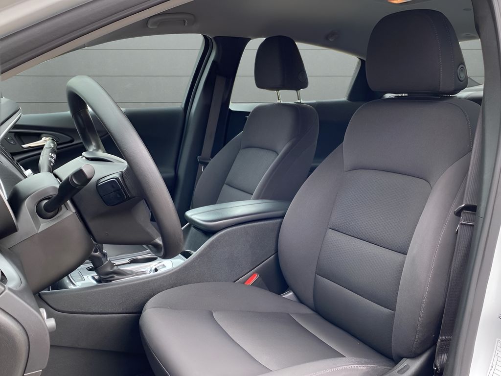 2024 Chevrolet Malibu 1LT photo 10