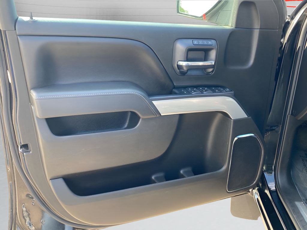 2016 Chevrolet Silverado 1500 LTZ photo 9