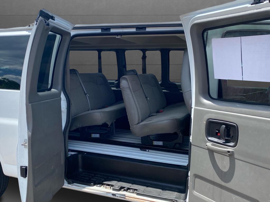 2019 Chevrolet Express 3500 LT - photo 17