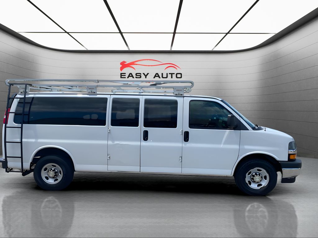 2019 Chevrolet Express 3500 LT - photo 3