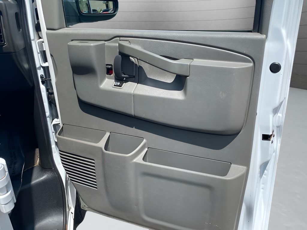 2019 Chevrolet Express 3500 LT - photo 15