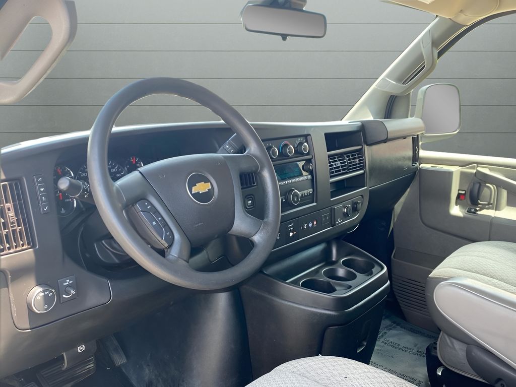2019 Chevrolet Express 3500 LT - photo 10