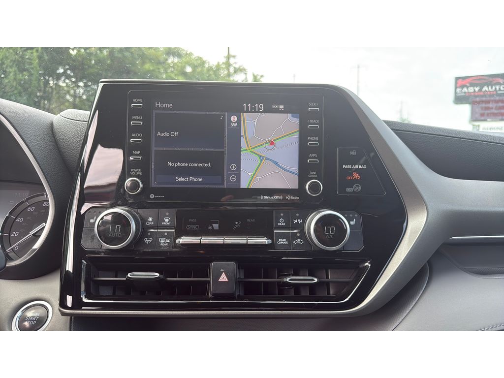 2020 Toyota Highlander XLE photo 17