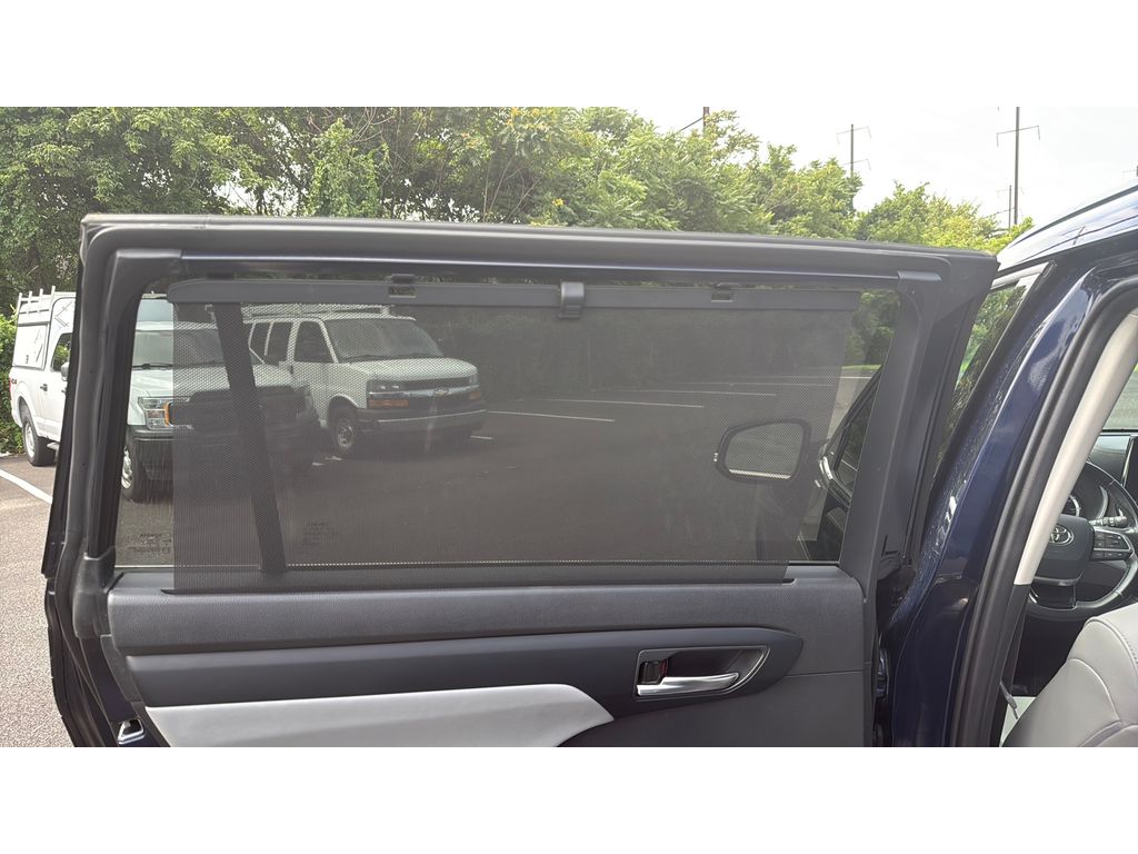 2020 Toyota Highlander XLE photo 36
