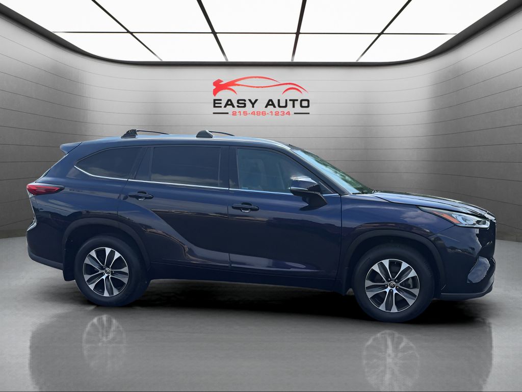 2020 Toyota Highlander XLE photo 12