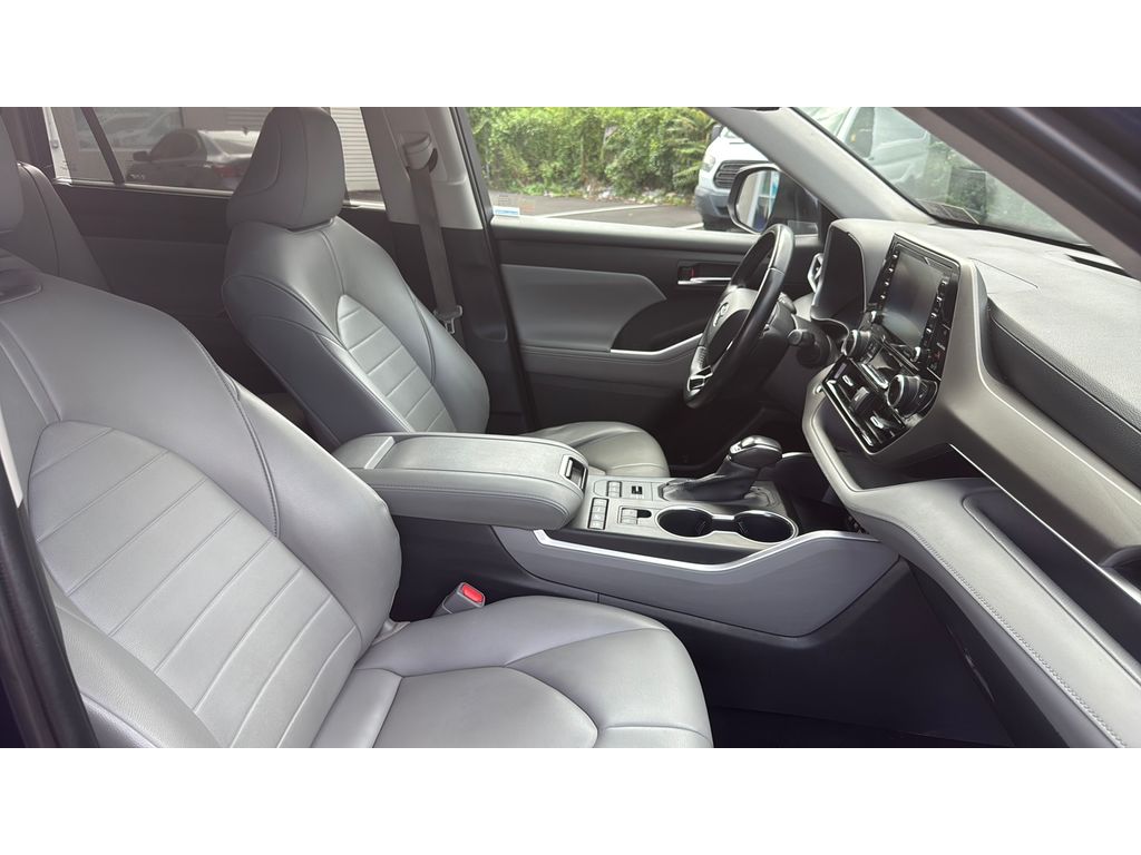 2020 Toyota Highlander XLE photo 22