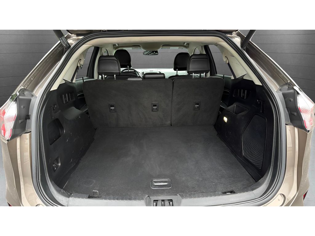 2019 Ford Edge Titanium photo 27