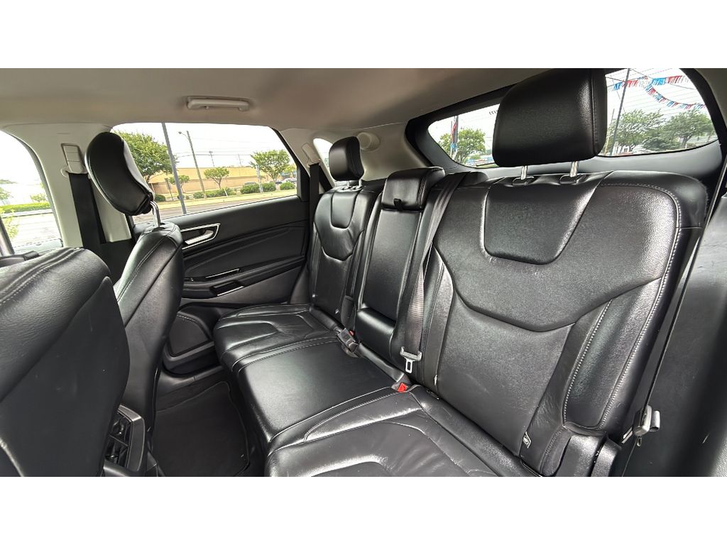 2019 Ford Edge Titanium photo 29