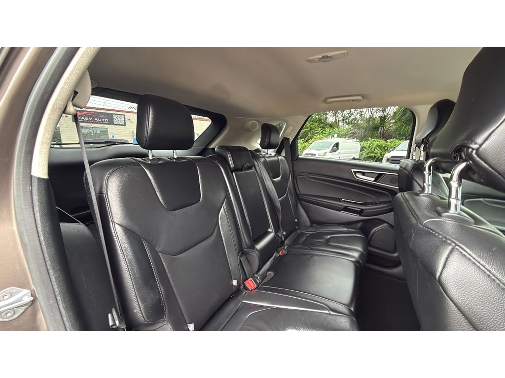 2019 Ford Edge Titanium photo 24