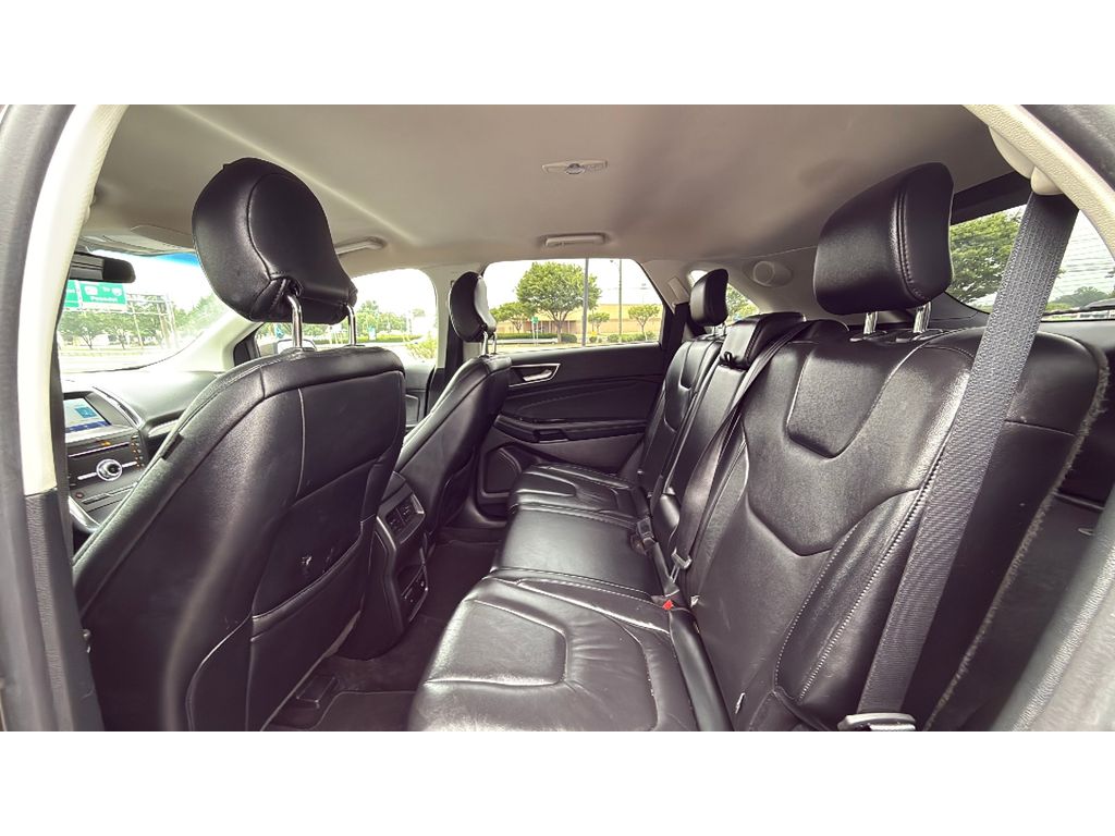 2019 Ford Edge Titanium photo 30