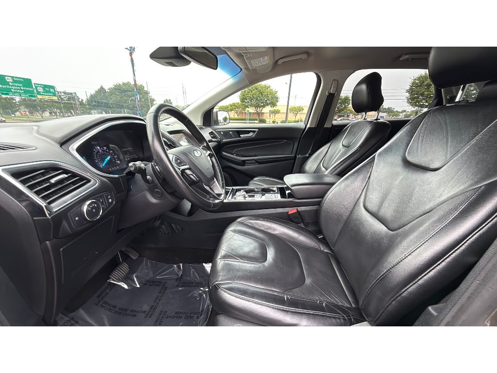 2019 Ford Edge Titanium photo 12