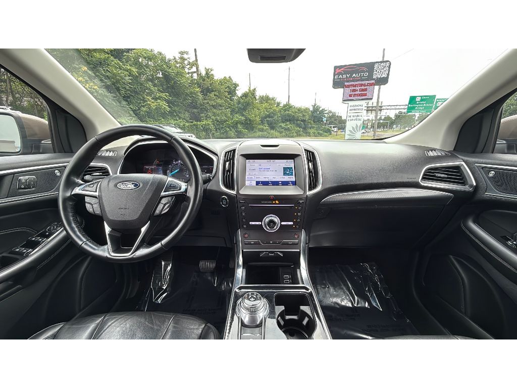 2019 Ford Edge Titanium photo 13