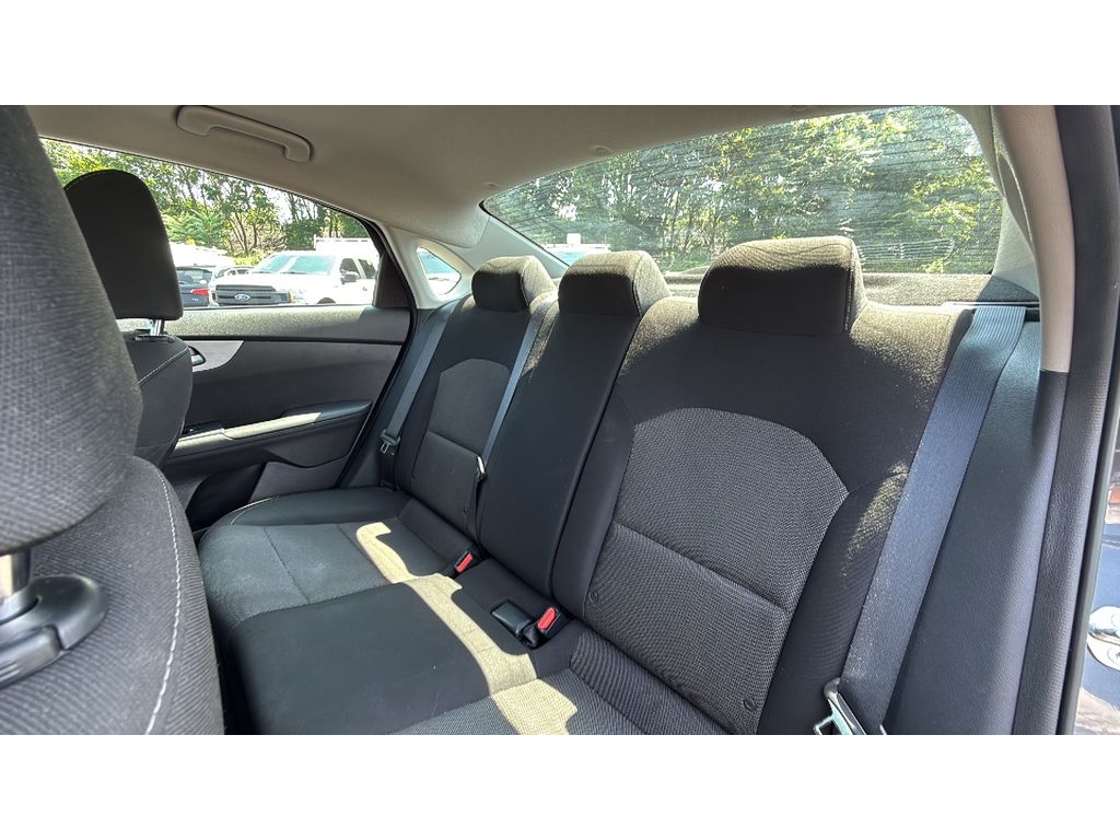 2023 Kia Forte LXS - photo 7