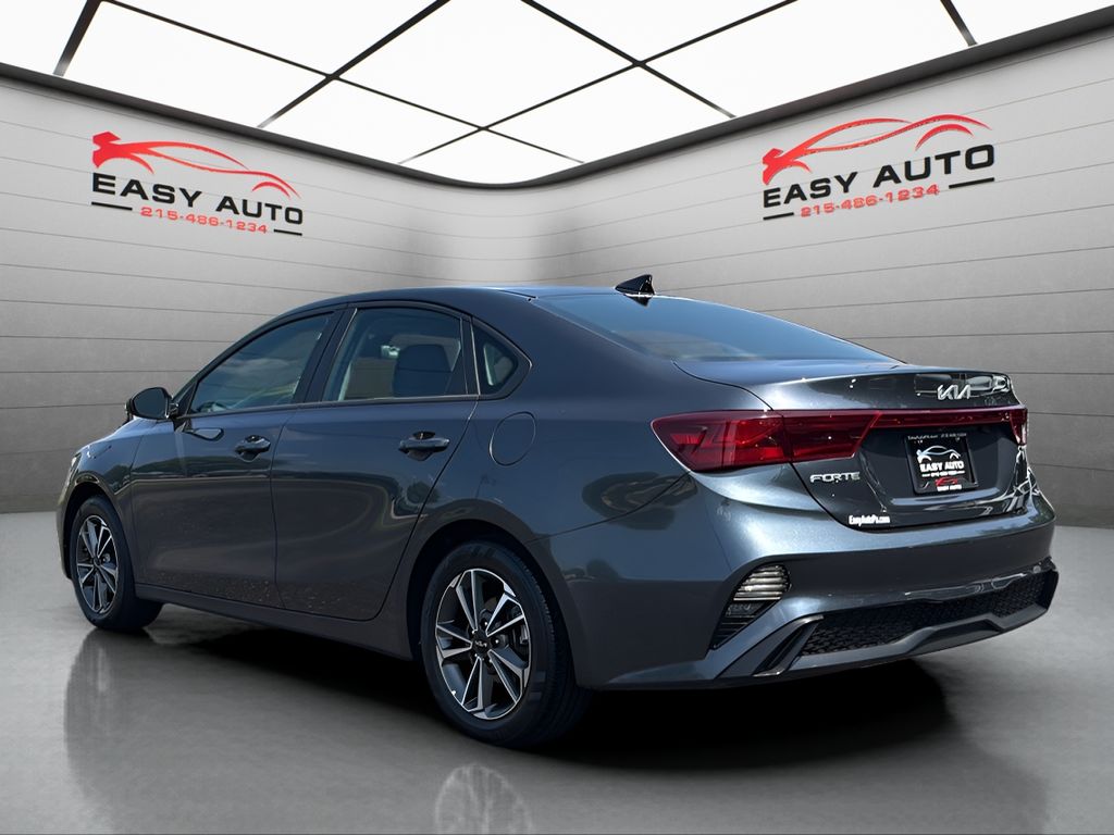 2023 Kia Forte LXS - photo 2