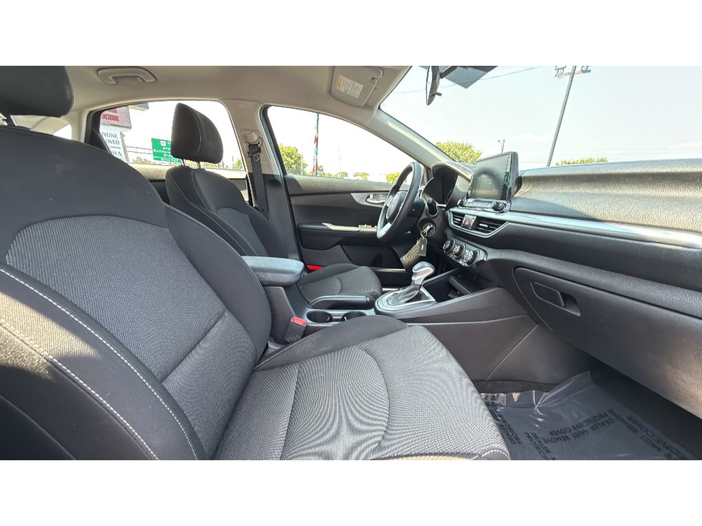 2023 Kia Forte LXS - photo 13