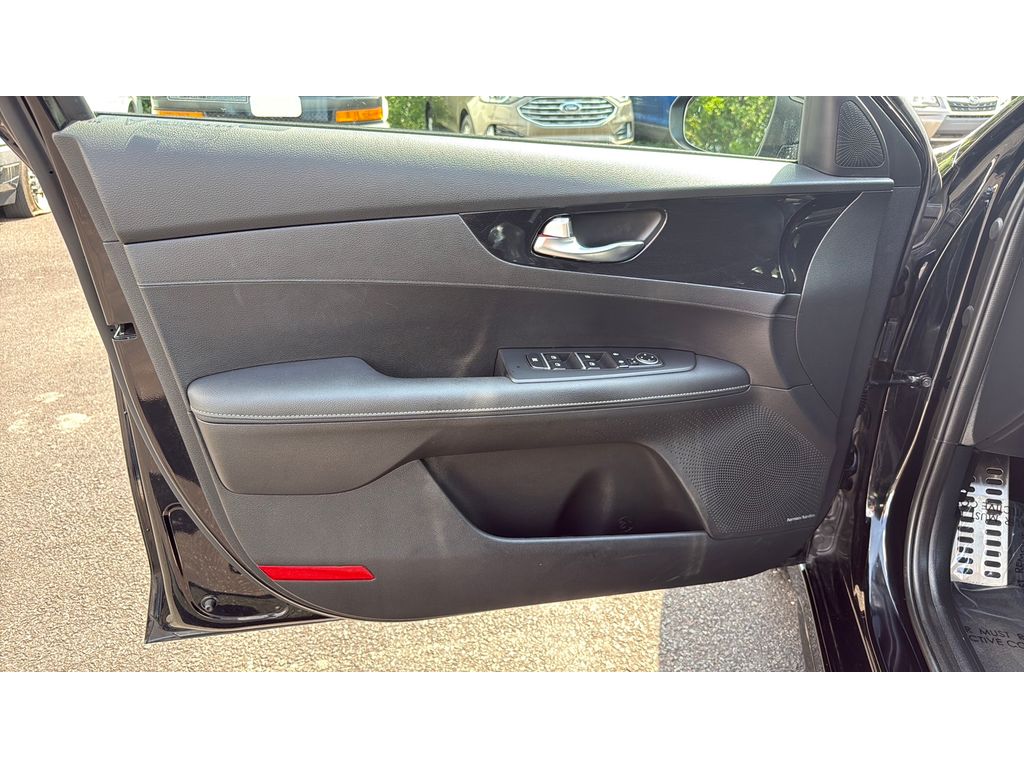 2022 Kia Forte GT-Line photo 6