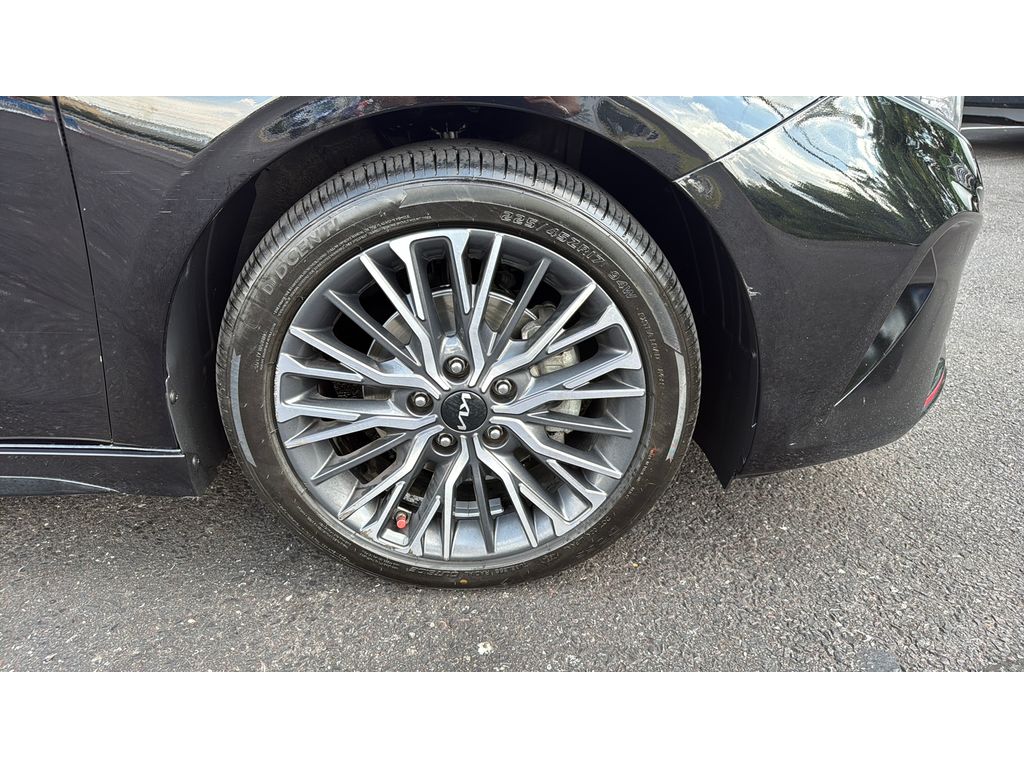 2022 Kia Forte GT-Line photo 19