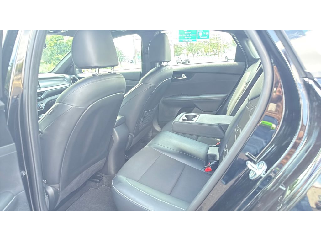 2022 Kia Forte GT-Line photo 18