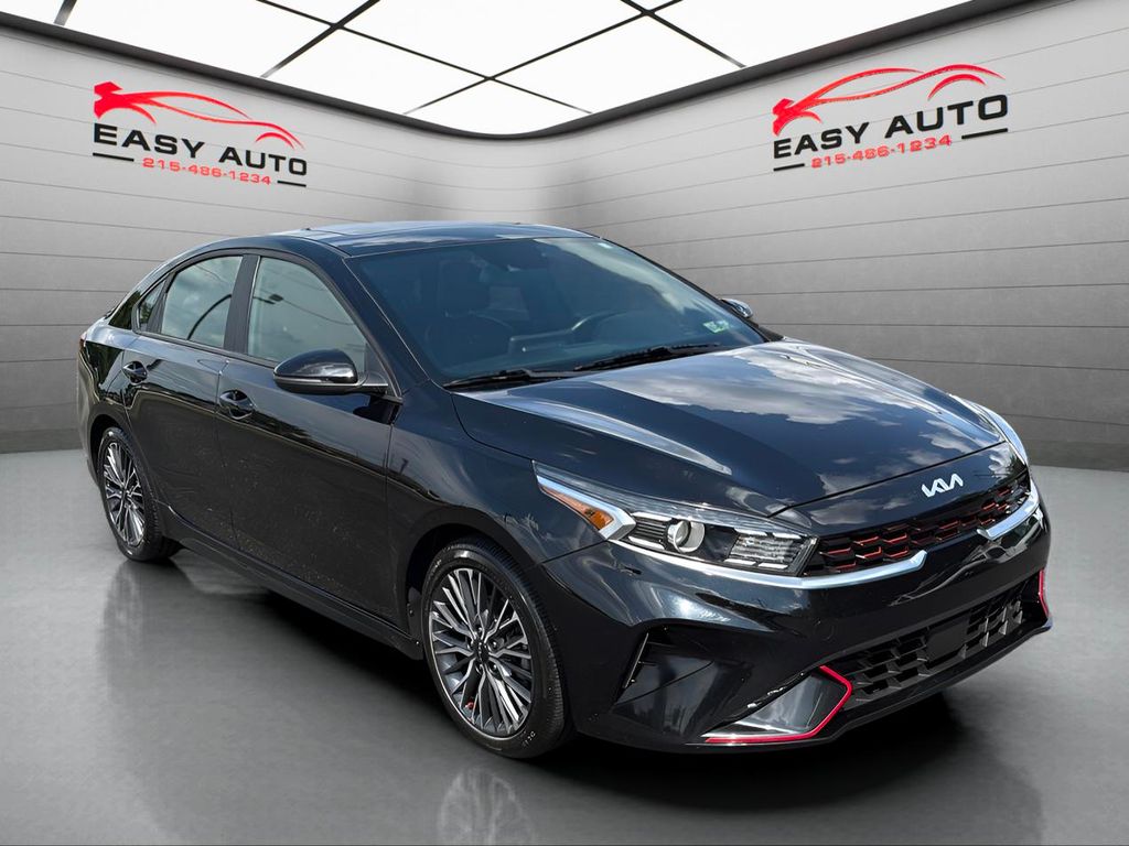 2022 Kia Forte GT-Line photo 5