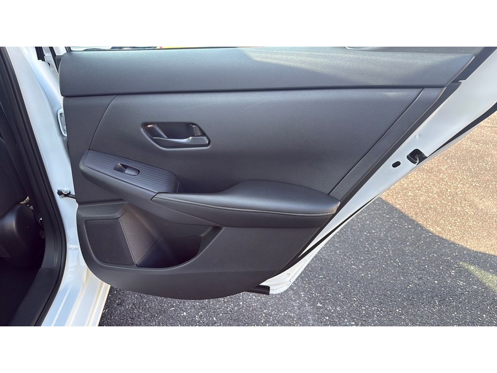 2024 Nissan Sentra SV photo 12