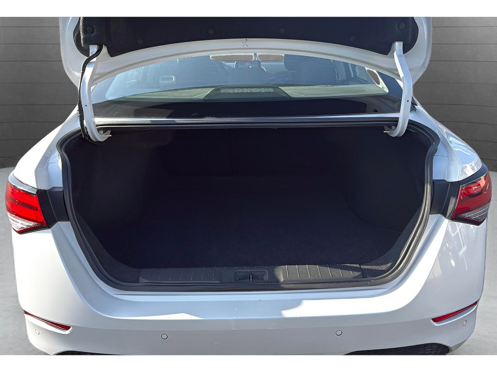 2024 Nissan Sentra SV photo 9