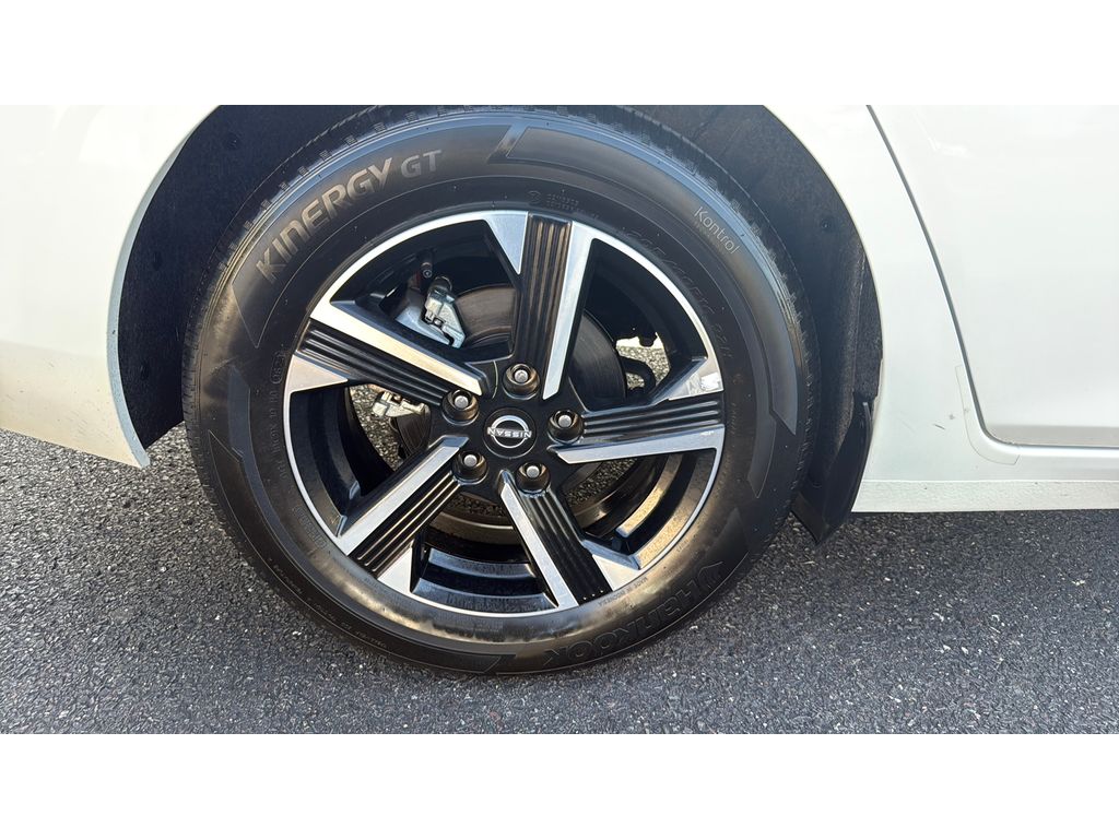 2024 Nissan Sentra SV photo 8