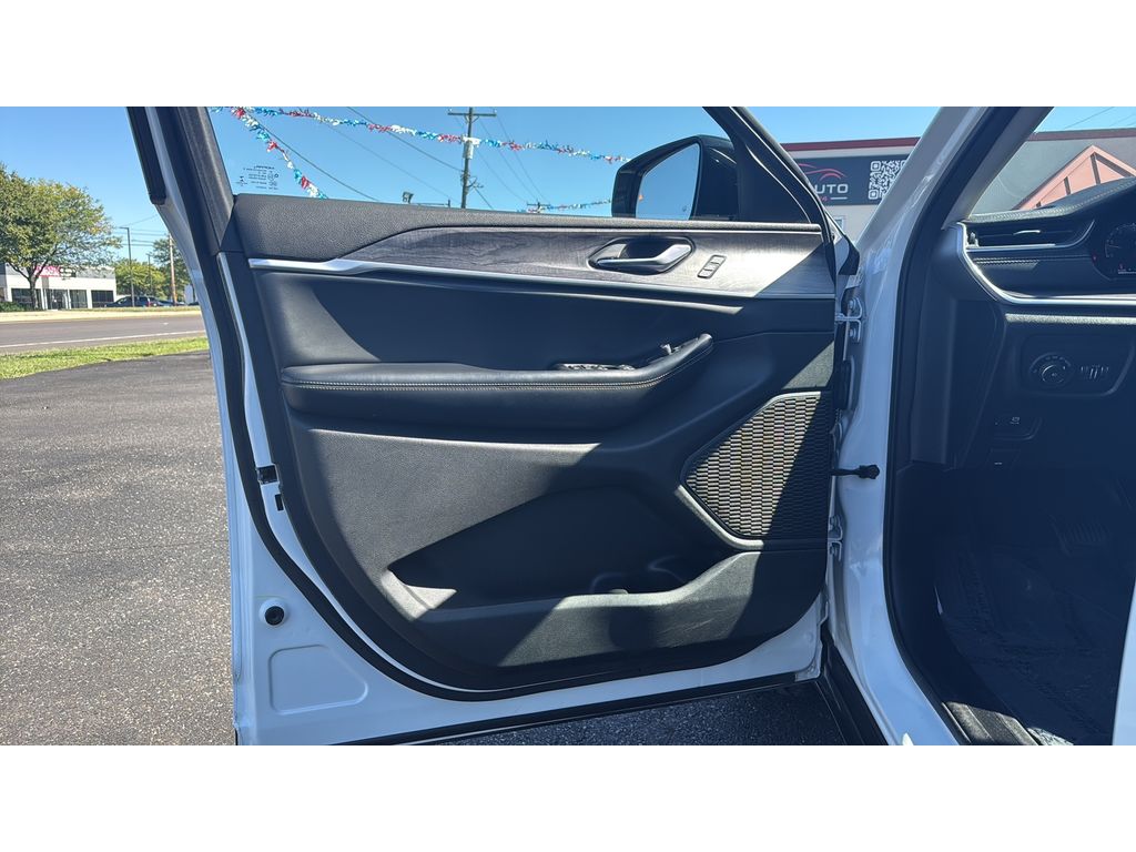 2023 Jeep Grand Cherokee Limited - photo 8