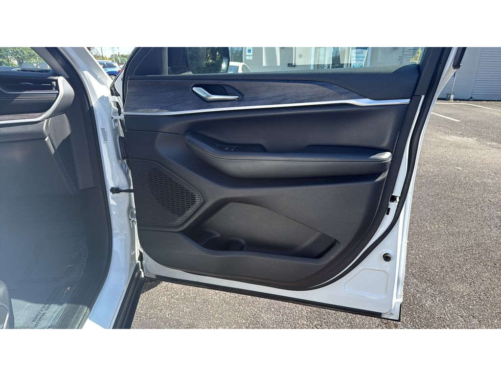 2023 Jeep Grand Cherokee Limited - photo 16