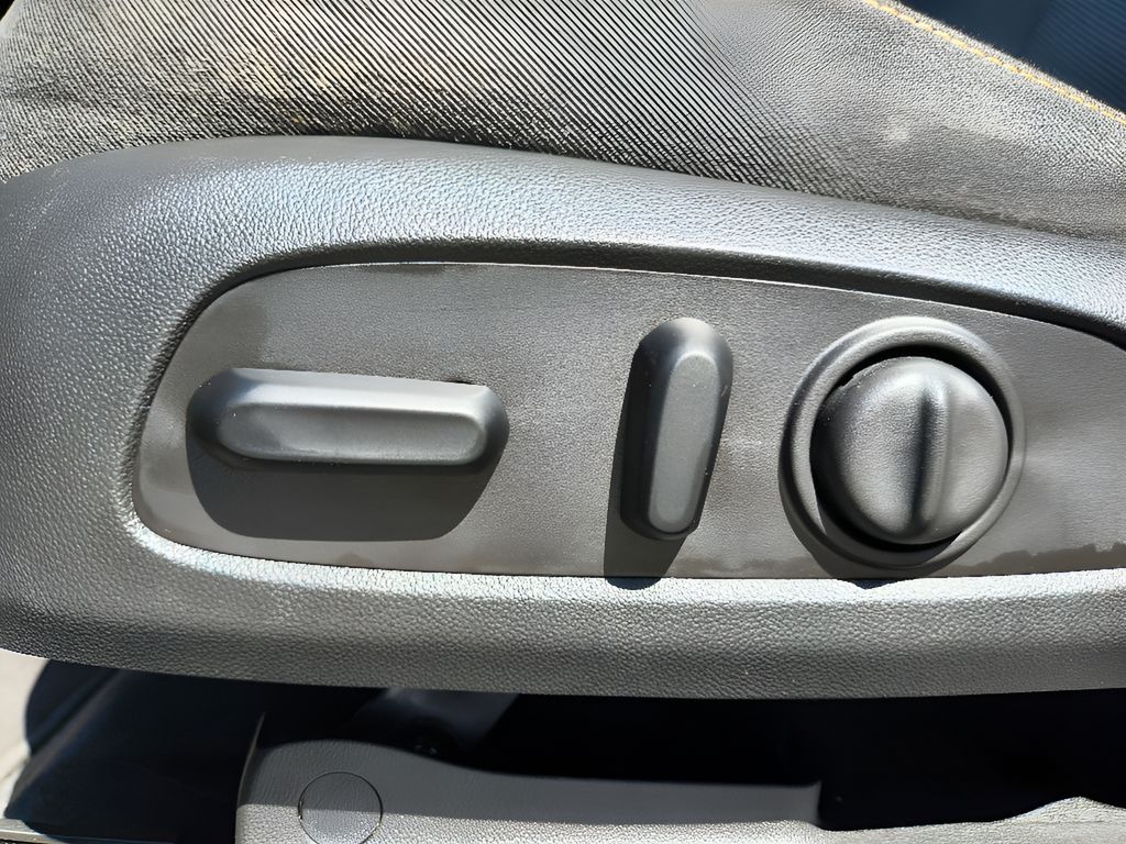 2020 Chevrolet Traverse LS - Summit White exterior view 15