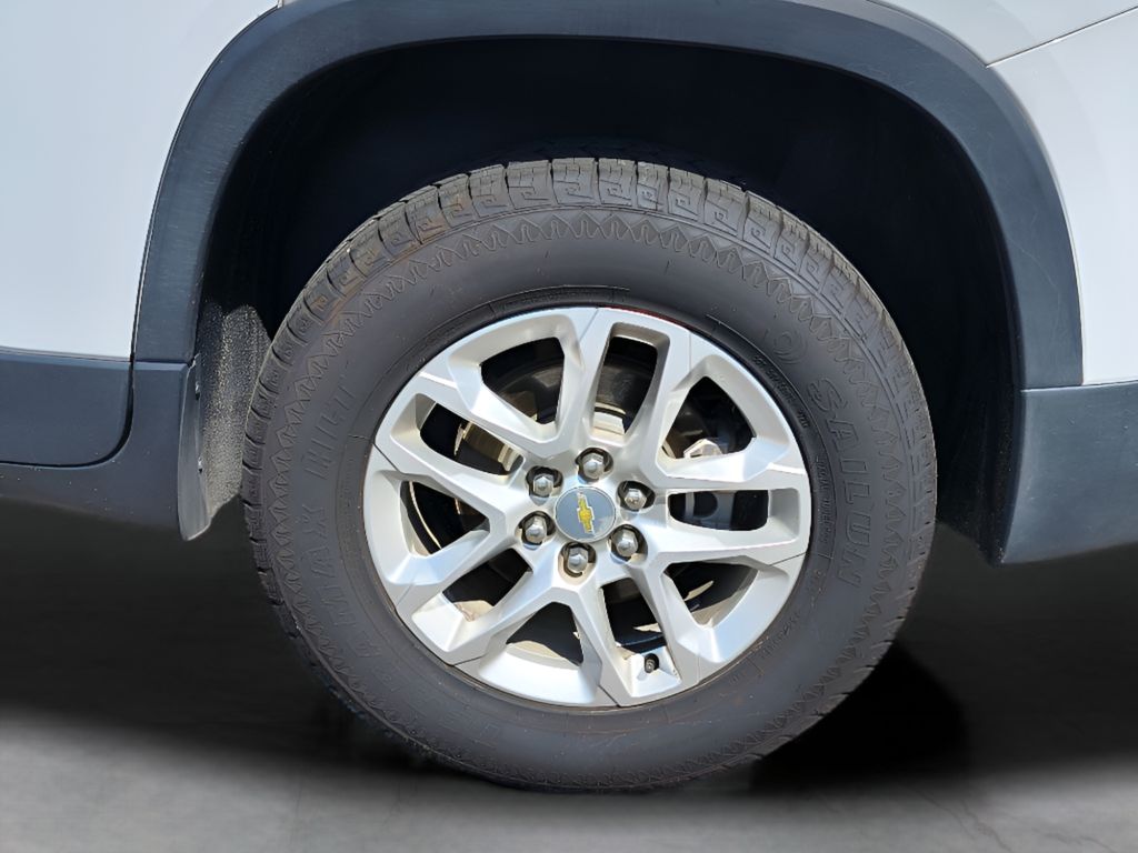 2020 Chevrolet Traverse LS - Summit White exterior view 3