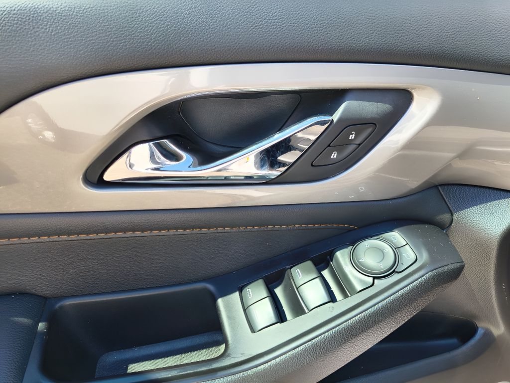 2020 Chevrolet Traverse LS - Summit White exterior view 13