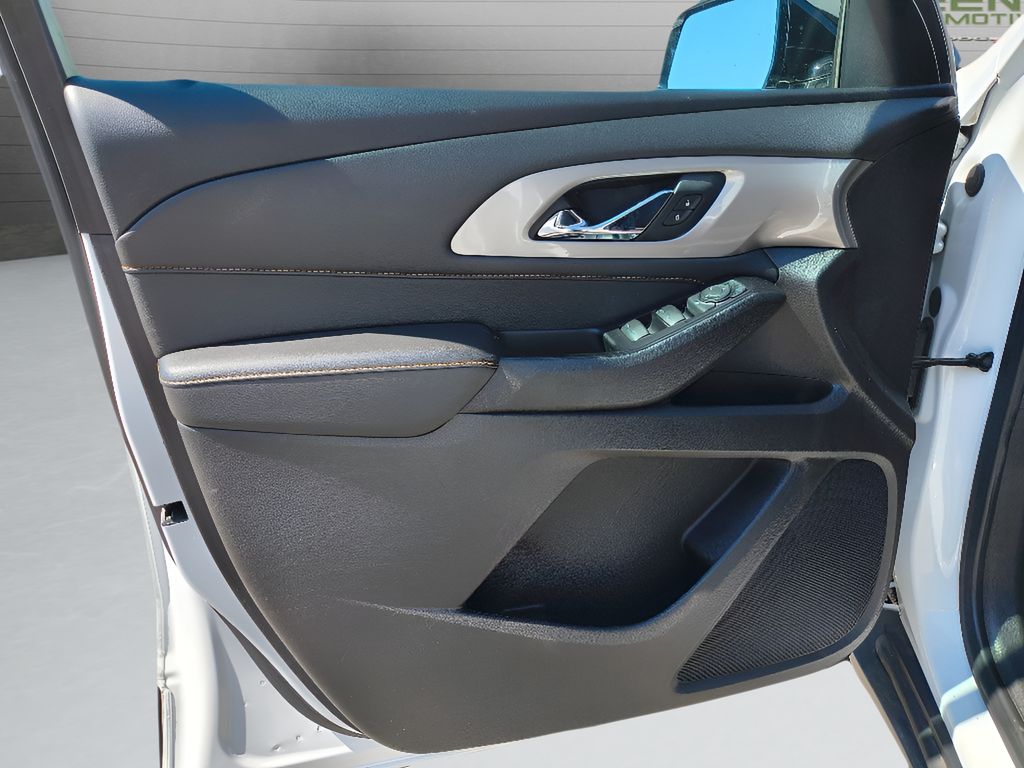 2020 Chevrolet Traverse LS - Summit White exterior view 14