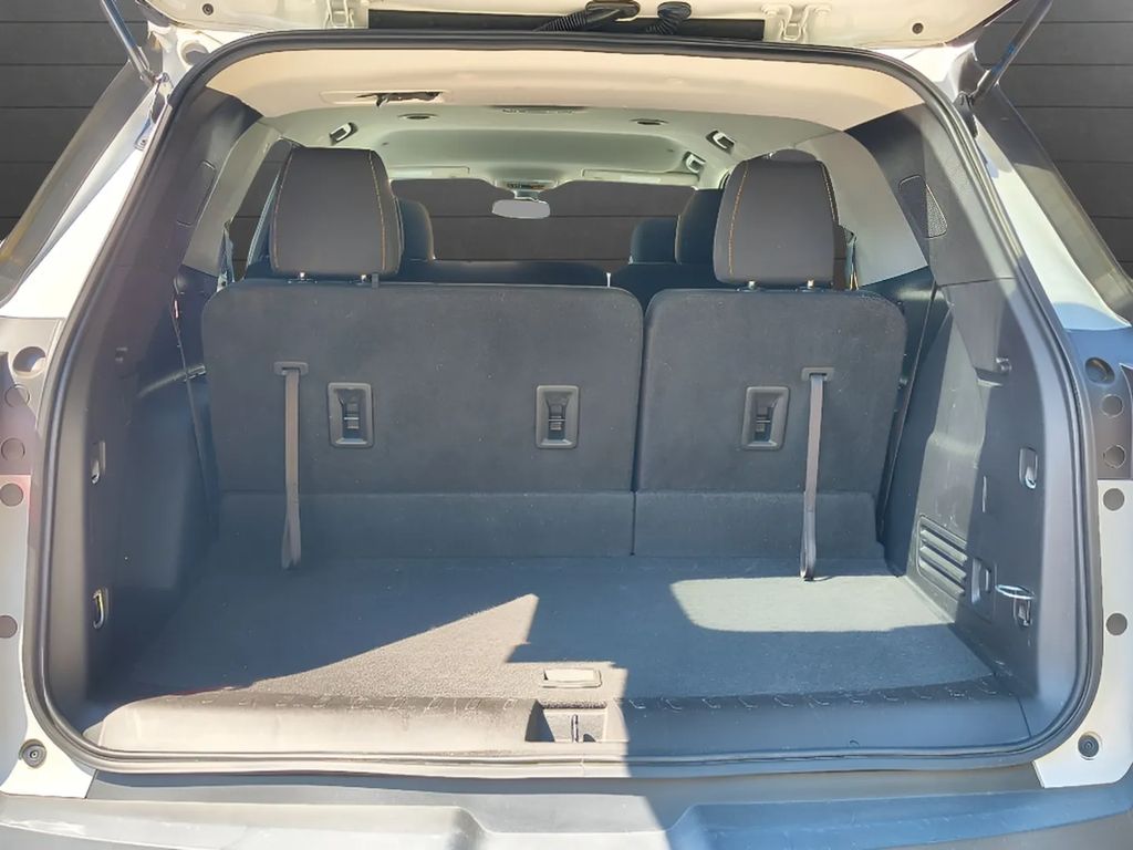 2020 Chevrolet Traverse LS - Summit White exterior view 7