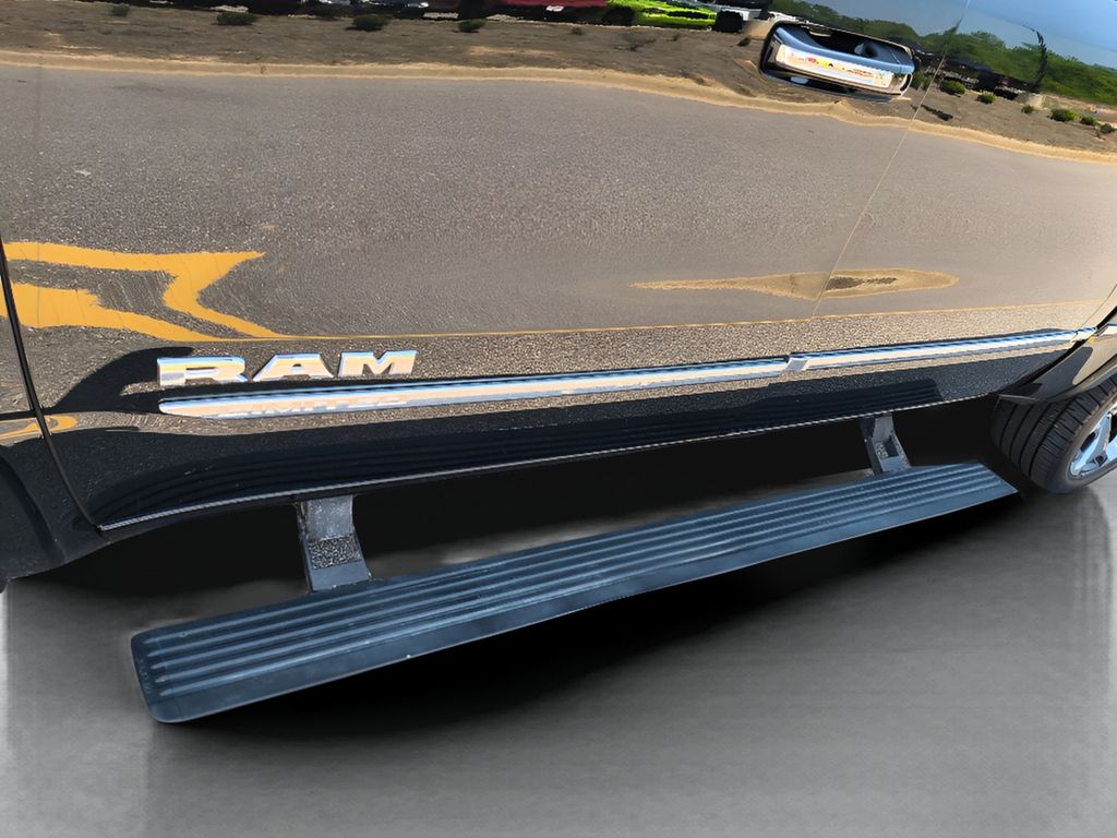 2021 Ram 1500 Limited - Diamond Black Crystal Pearlcoat exterior view 14