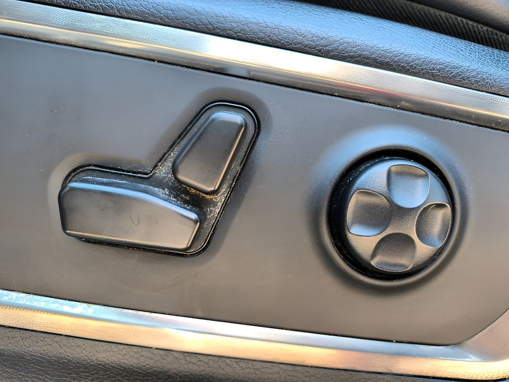 2021 Ram 1500 Limited - Diamond Black Crystal Pearlcoat exterior view 17